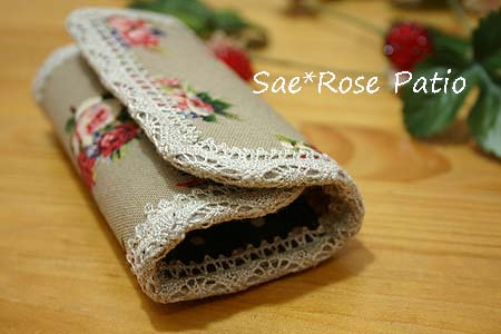 キーケース　小花柄横から