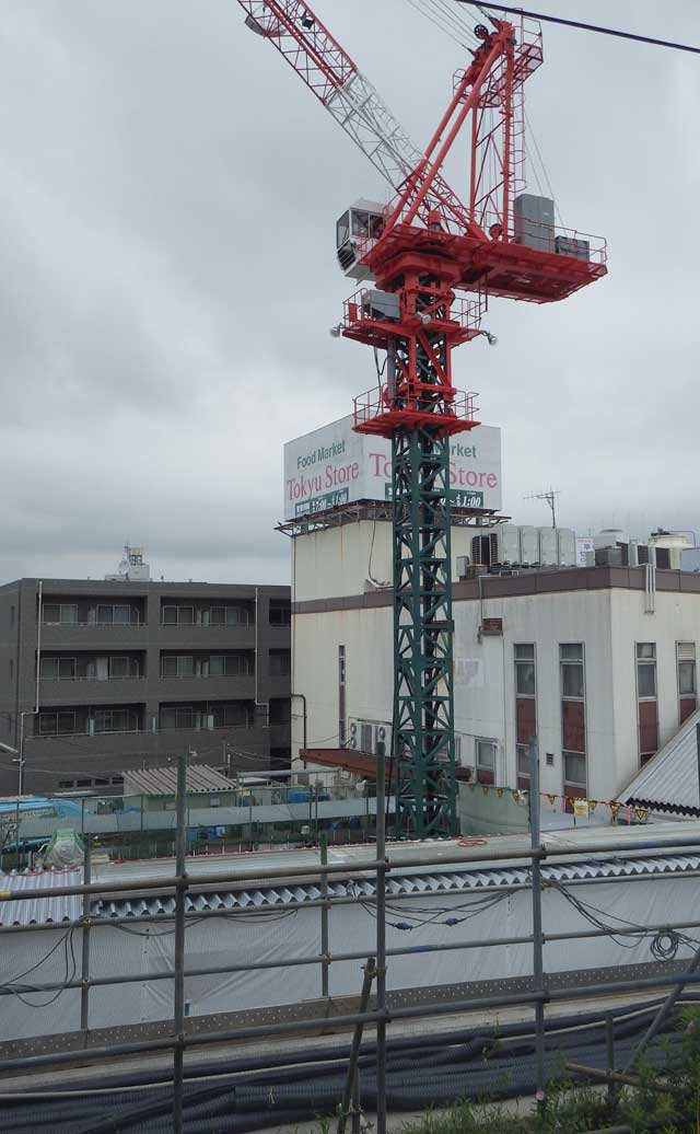 菊名駅クレーン2台目-2.jpg