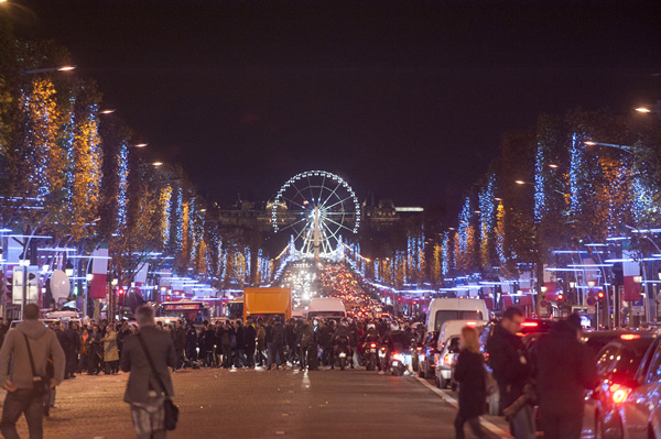 2 シャンゼリゼ
