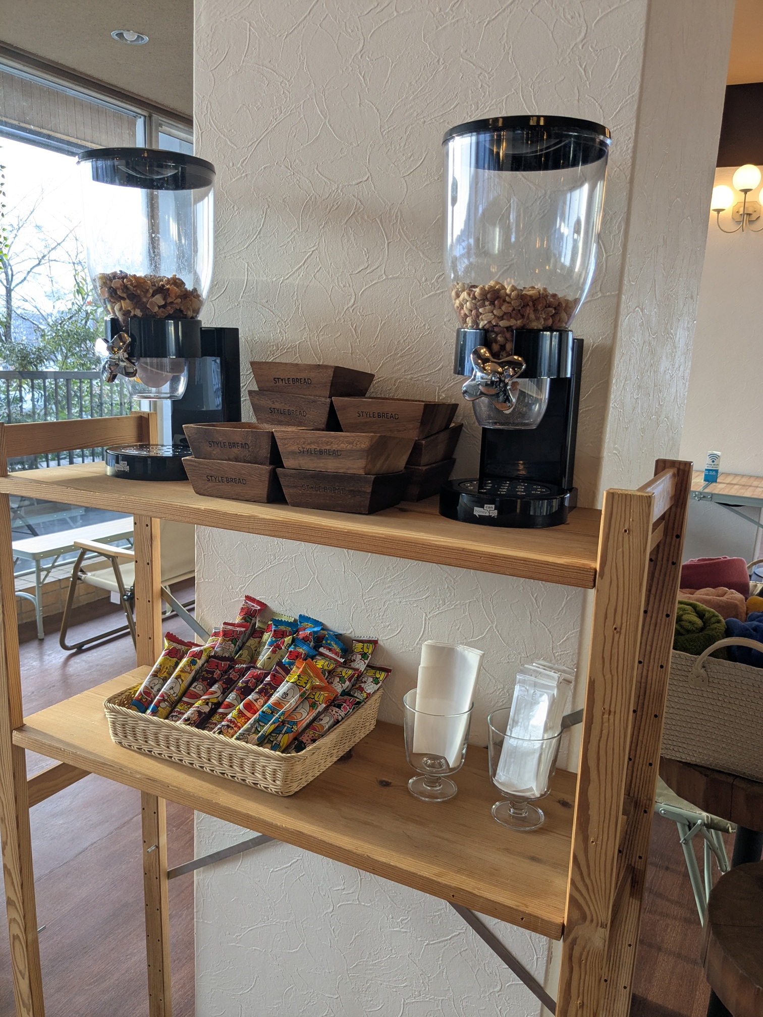 長野県湯田中温泉　ホテル＆リゾート山の内ヒルズ　ラウンジ　フリードリンク