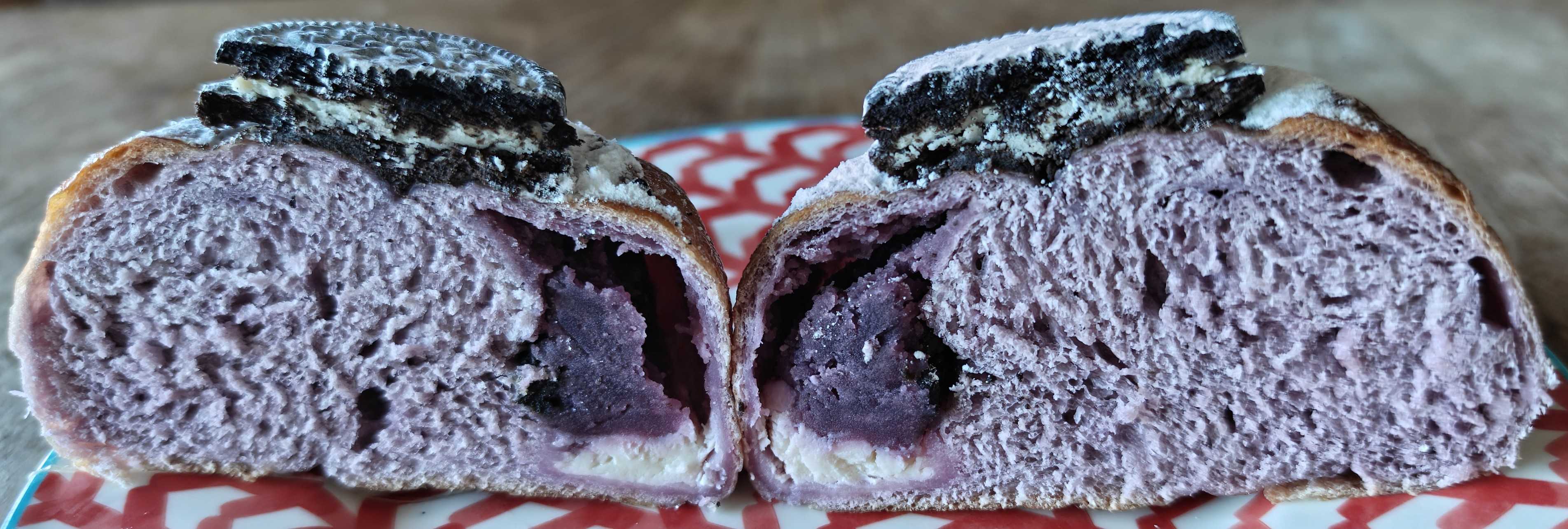 アカシアベーグル(acaciabagel) 通販　芋オレオ　Purple Sweet Potato Oreoの断面