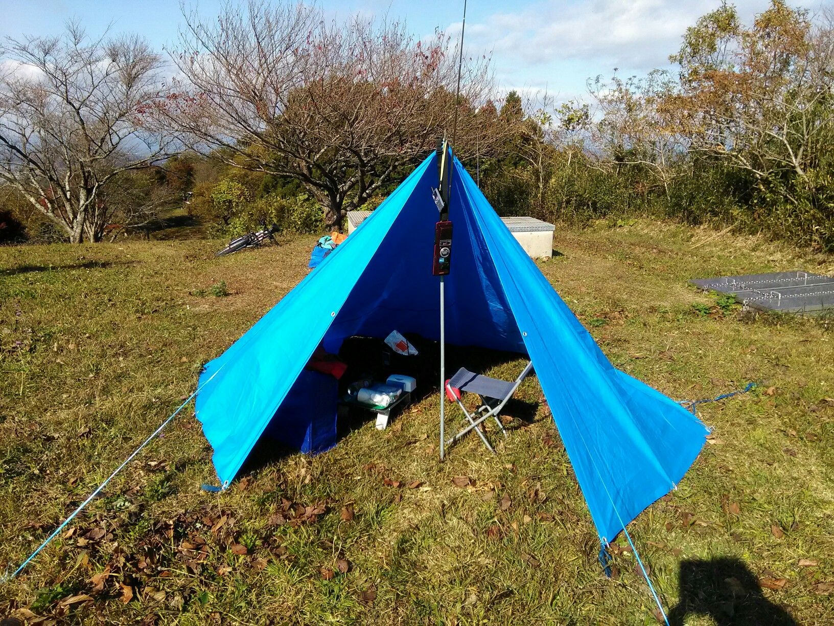 芝生 宣教師 とまり木 ブルー シート テント Ta Bi To Jp