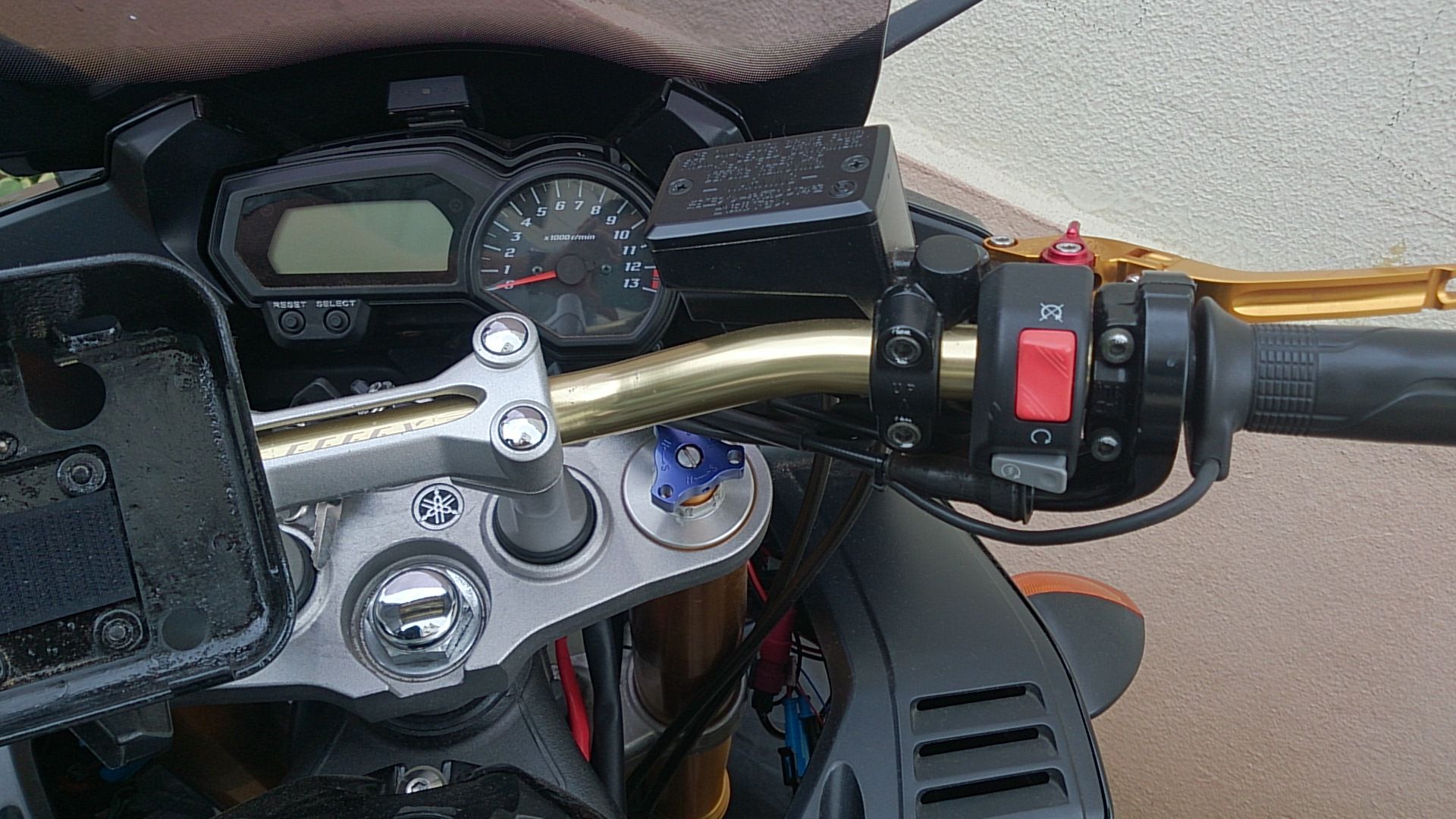 Fz1 Fazer にスマホやナビやusbに便利なマルチバークランプ For マスターシリンダーを取付けてみた Fz1 Fazer Mc23 Jade Hf05 Lead90 Bike のページ あるふぁ Motovlog モトブログ 楽天ブログ