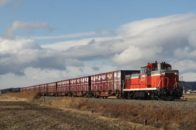 再開した 石巻線DE10貨物列車3