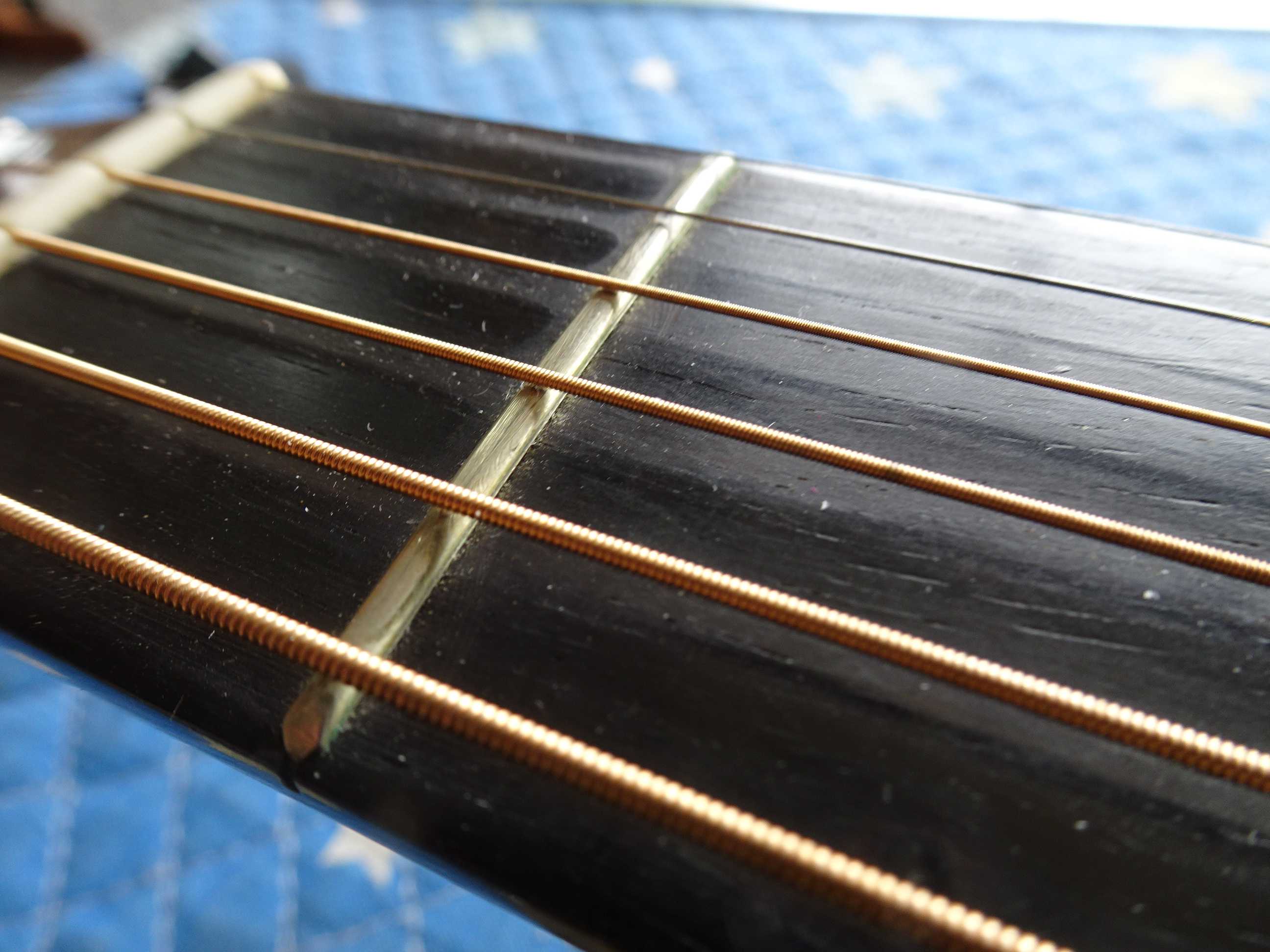 🌸Martin HD-28 ブレーシング剥離＆セッテング | 青春のギター