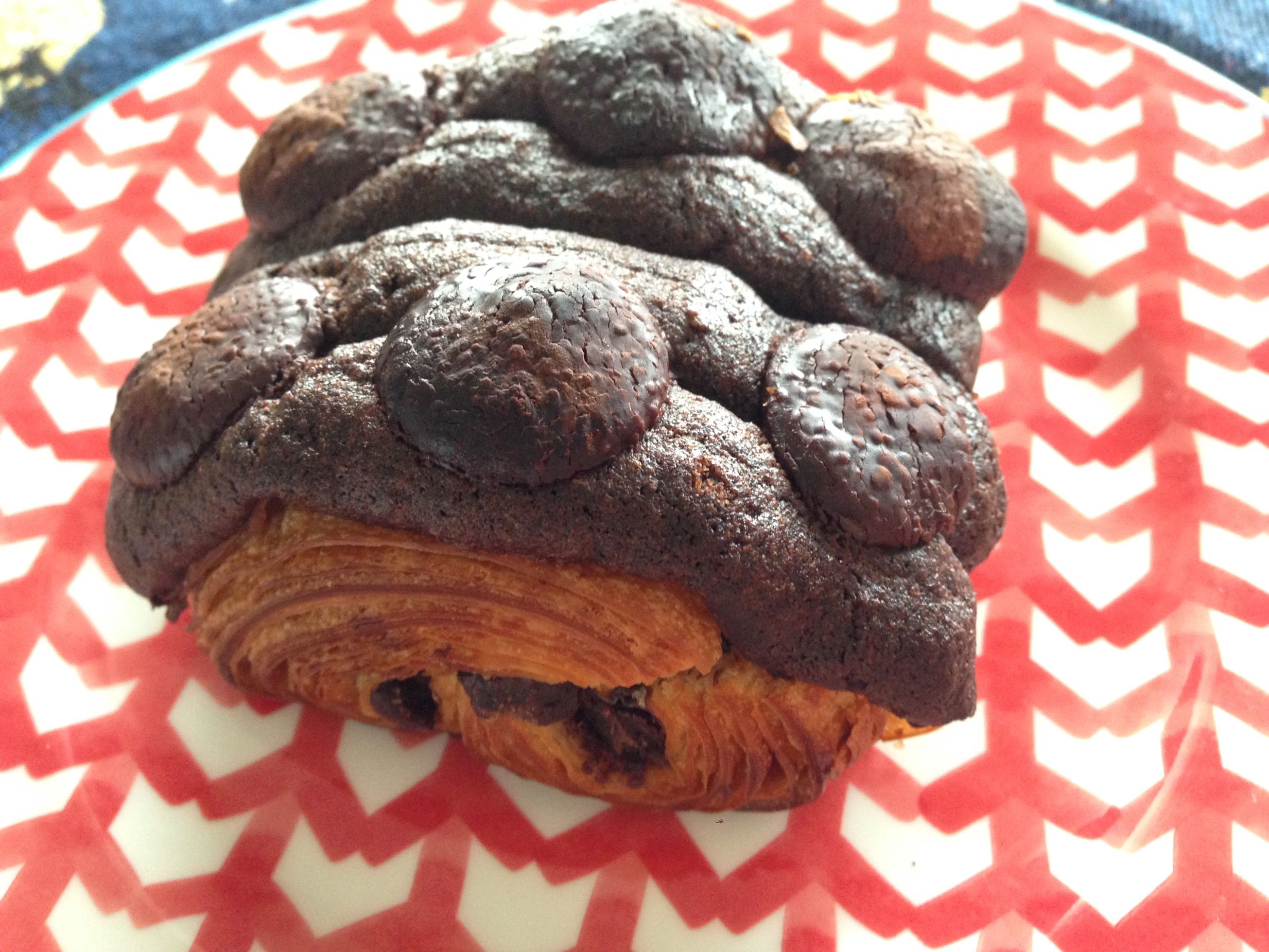 田町駅パン屋ブーランジェリーアラドゥマンド　オランジェットショコラ