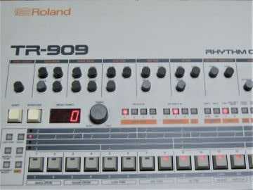 リズムマシンの修理 ローランド TR-909 オーバーホール修理 | ビンテージシンセサイザー修理記 - 楽天ブログ