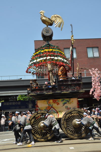 高岡御車山祭