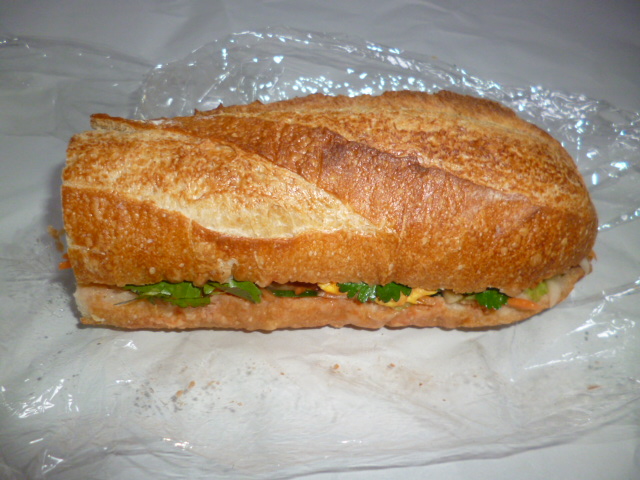 柳川　あべべ食堂　バインミー風バゲットサンド