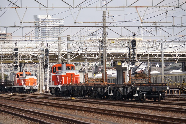 DE10 1704牽引 田端 & DE10 1697牽引 東大宮 & DE10 1571千葉2