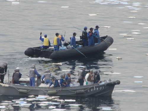 自衛隊艦船の油漏れ