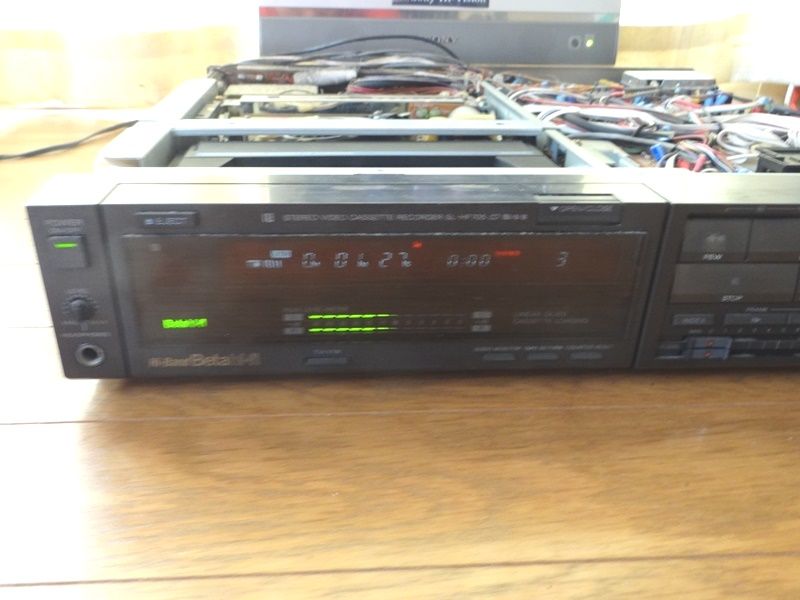 動作OK☆SONY SL-HF705☆リニアスケーティングトレー式☆ベータ