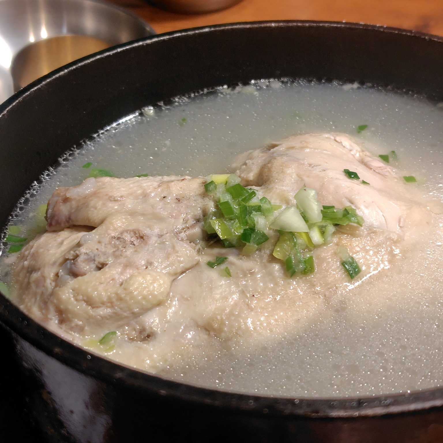 韓国料理　縁_蔘鶏湯_up