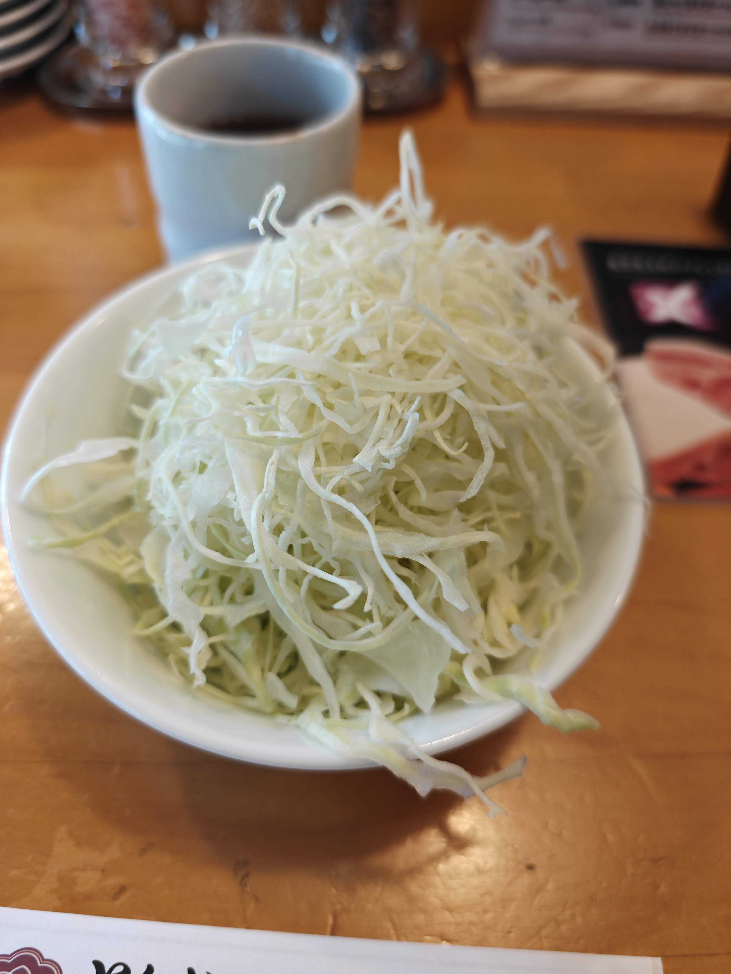 虎ノ門・新橋　一人ランチ　とんかつ大宝 西新橋店　ランチセットのキャベツ