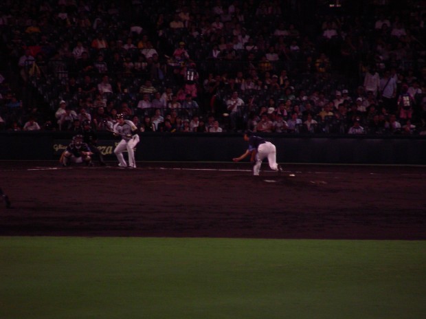 メッセンジャーがバント