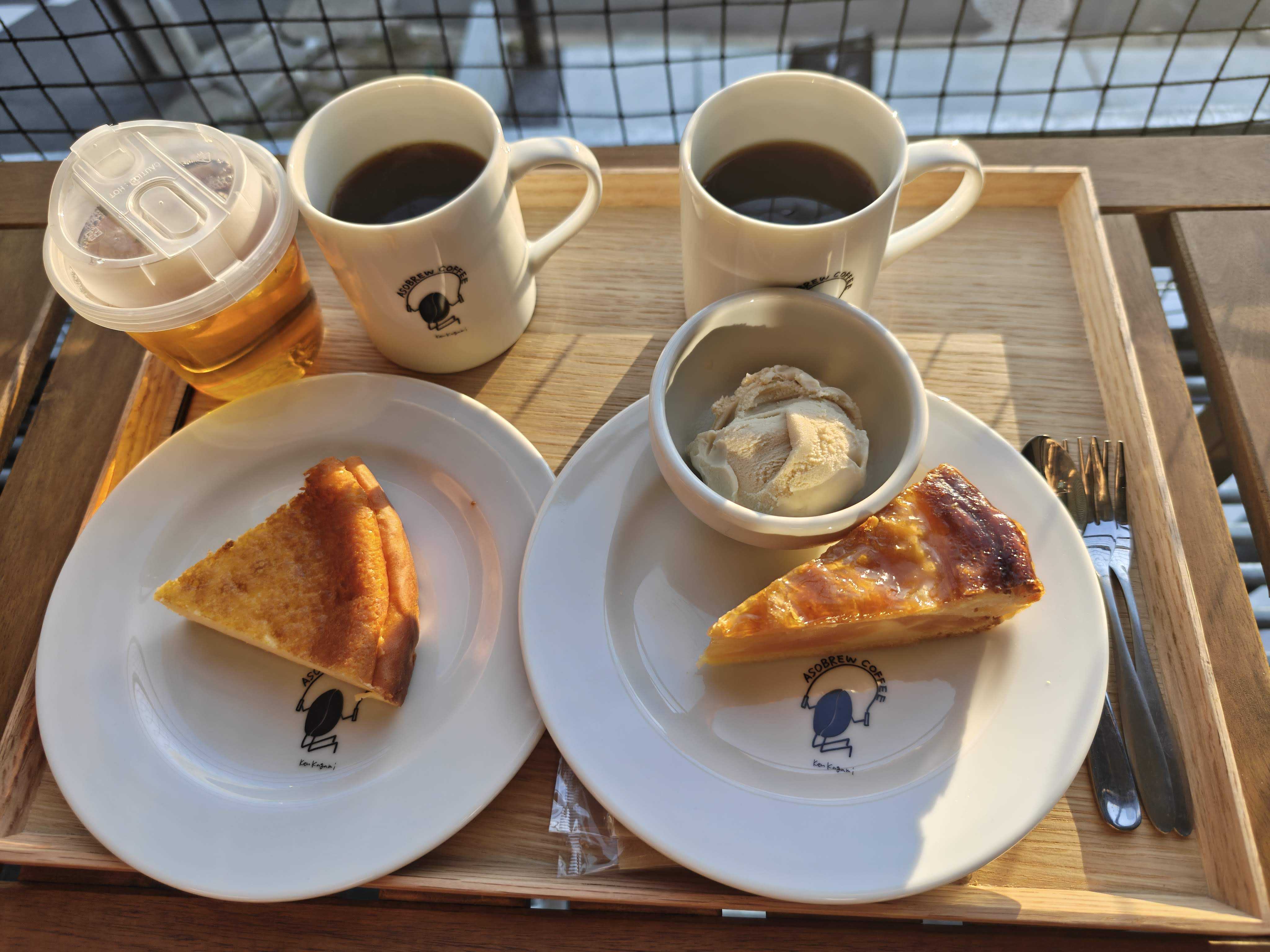 習志野市谷津　子連れカフェ　ASOBREW COFFEE(アソブリューコーヒー)　アップルパイ、自家製チーズケーキ、ハンドドリップコーヒー、アップルジュース