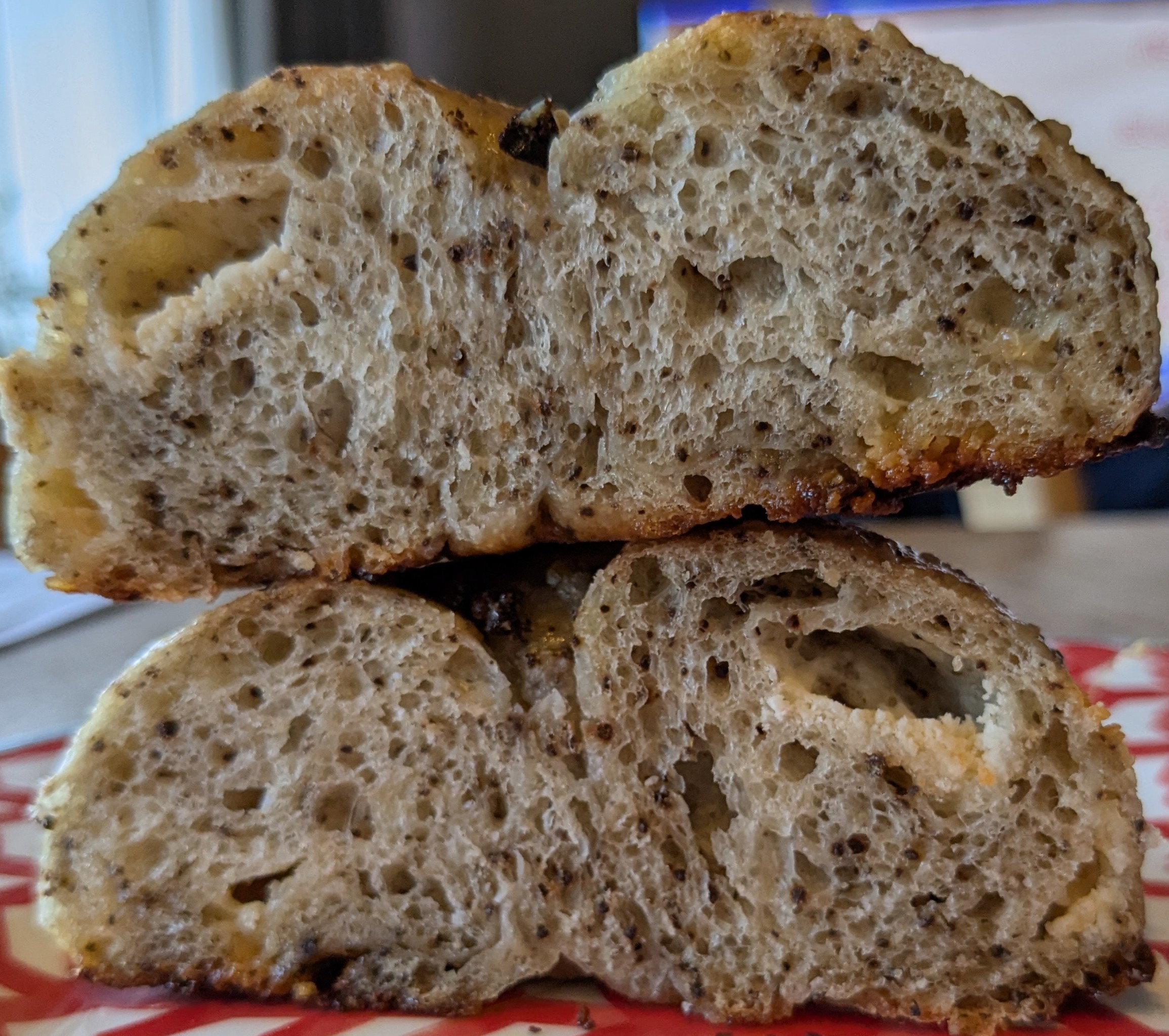 福岡県パン屋　ブランジェカイチ　通販　アールグレーベーグルの断面