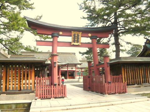 気比神社の中門