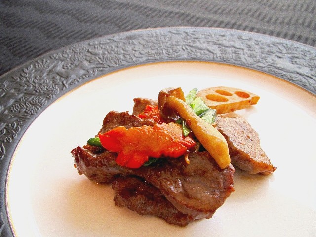 牛肉と季節野菜の炒め物