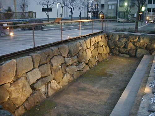 福井城三の丸石垣 (2) (500x375).jpg