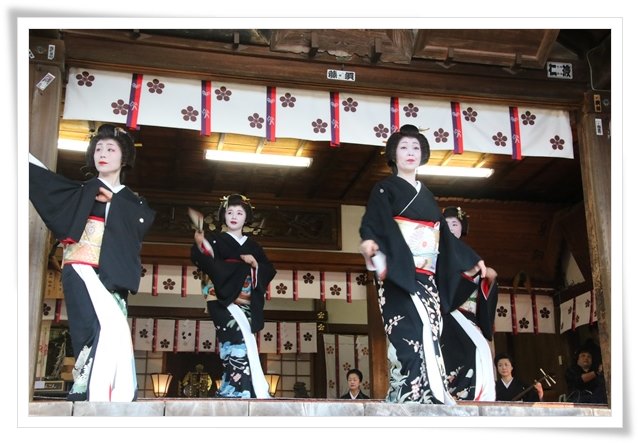 宇多須神社-46 奉納舞い-24 16.2.3