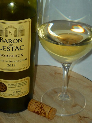 Castel Baron De Lestac Blanc 2013 glass.jpg