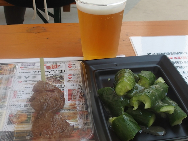 生ビール、串焼き、胡瓜.jpg