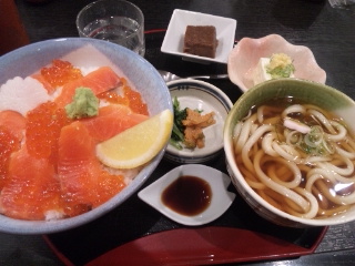 サーモンの刺身丼