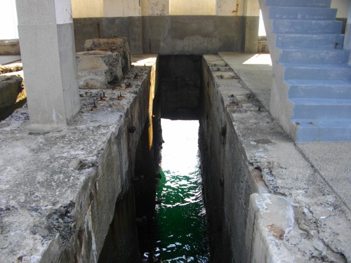 大津島魚雷発射基地 (1) (500x375).jpg