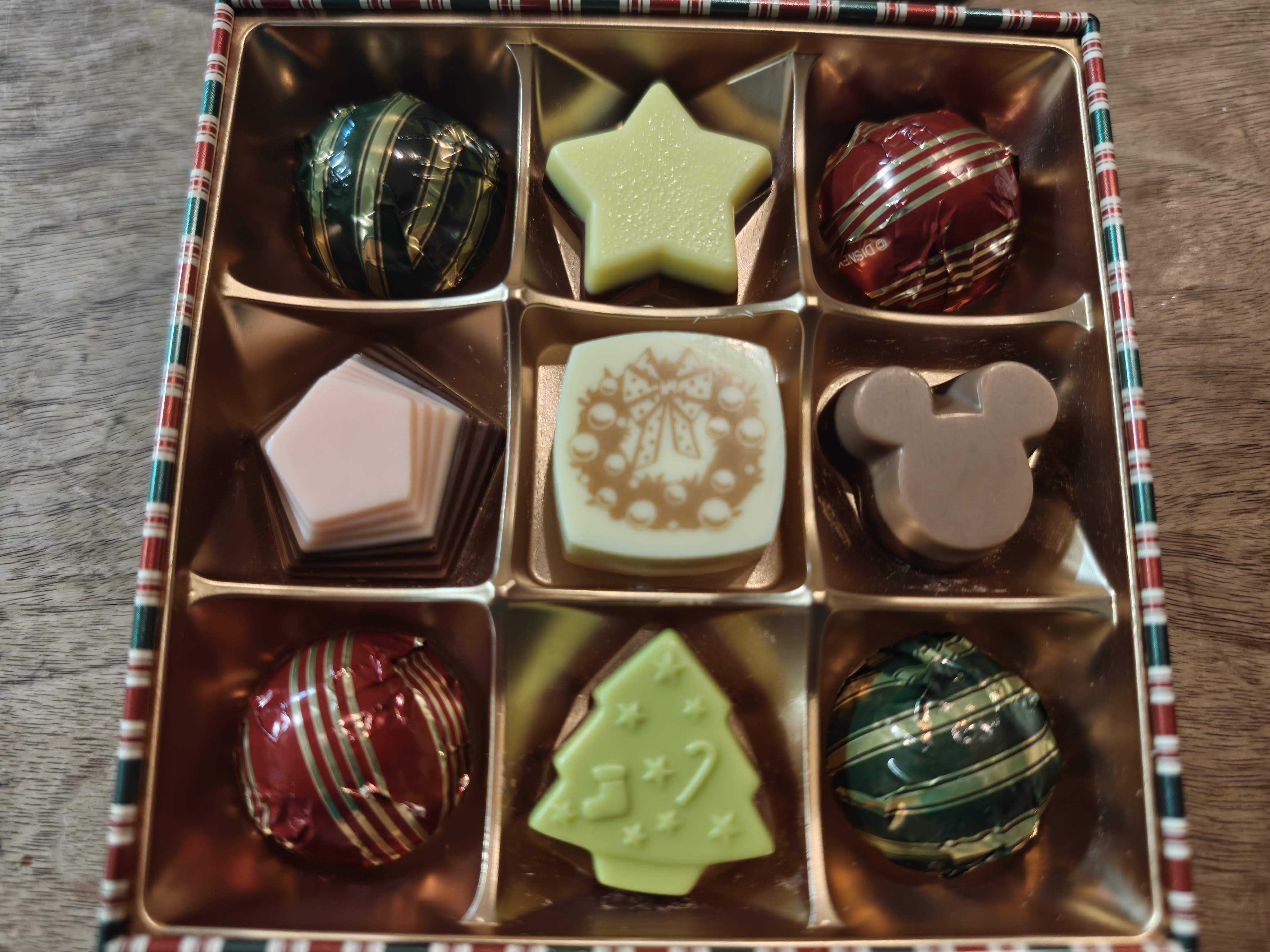 ディズニーランド　クリスマスのお土産　メリーチョコレートカムパニー　アソーテッドチョコレートアソーテッドチョコレート