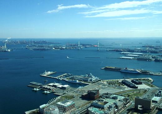 横浜港とベイブリッジ.JPG