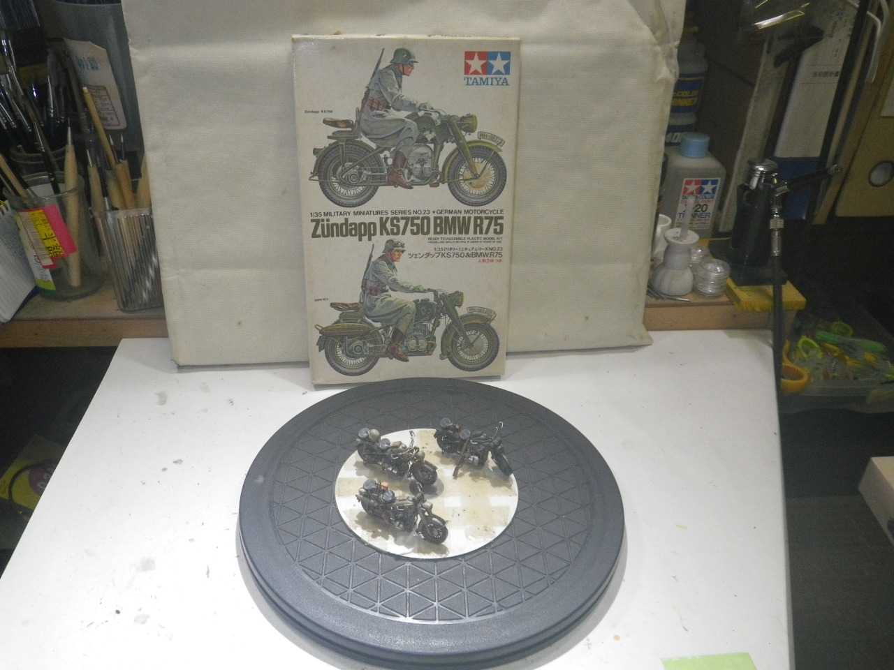 ⑳2020_0714ﾀﾐﾔ 1／35 ﾄﾞｲﾂ軍 ﾂｪﾝﾀﾞｯﾌﾟ KS750 & BMW R75 完成写真-1