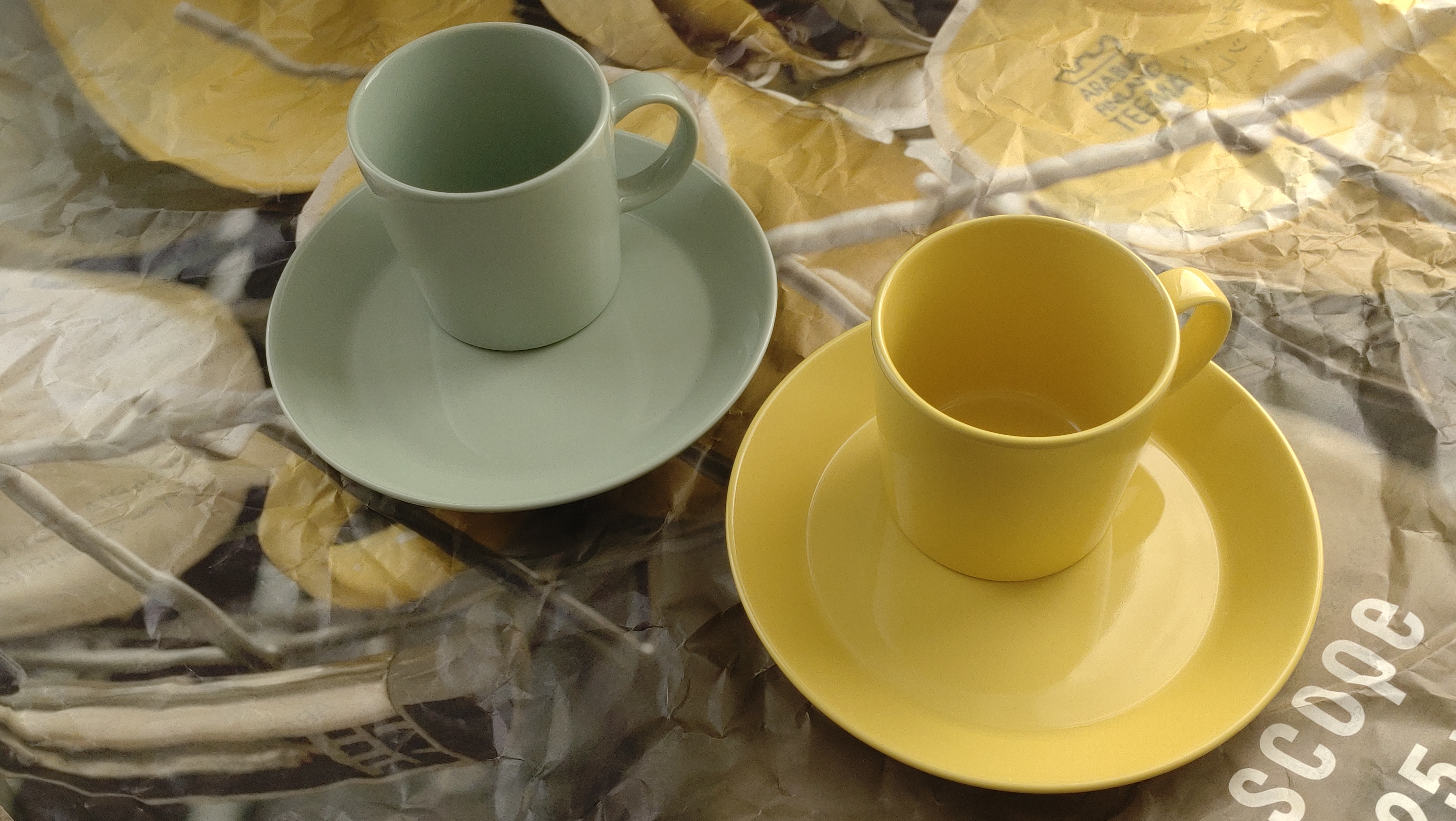 ティーマ新色セージグリーンと廃盤セラドングリーンを比較してみた