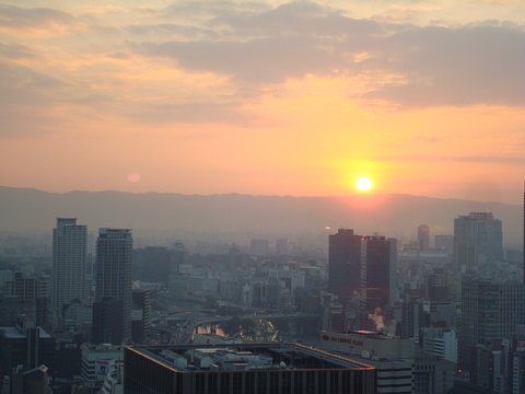 ザ・リッツ・カールトン大阪クラブラウンジから見る朝陽