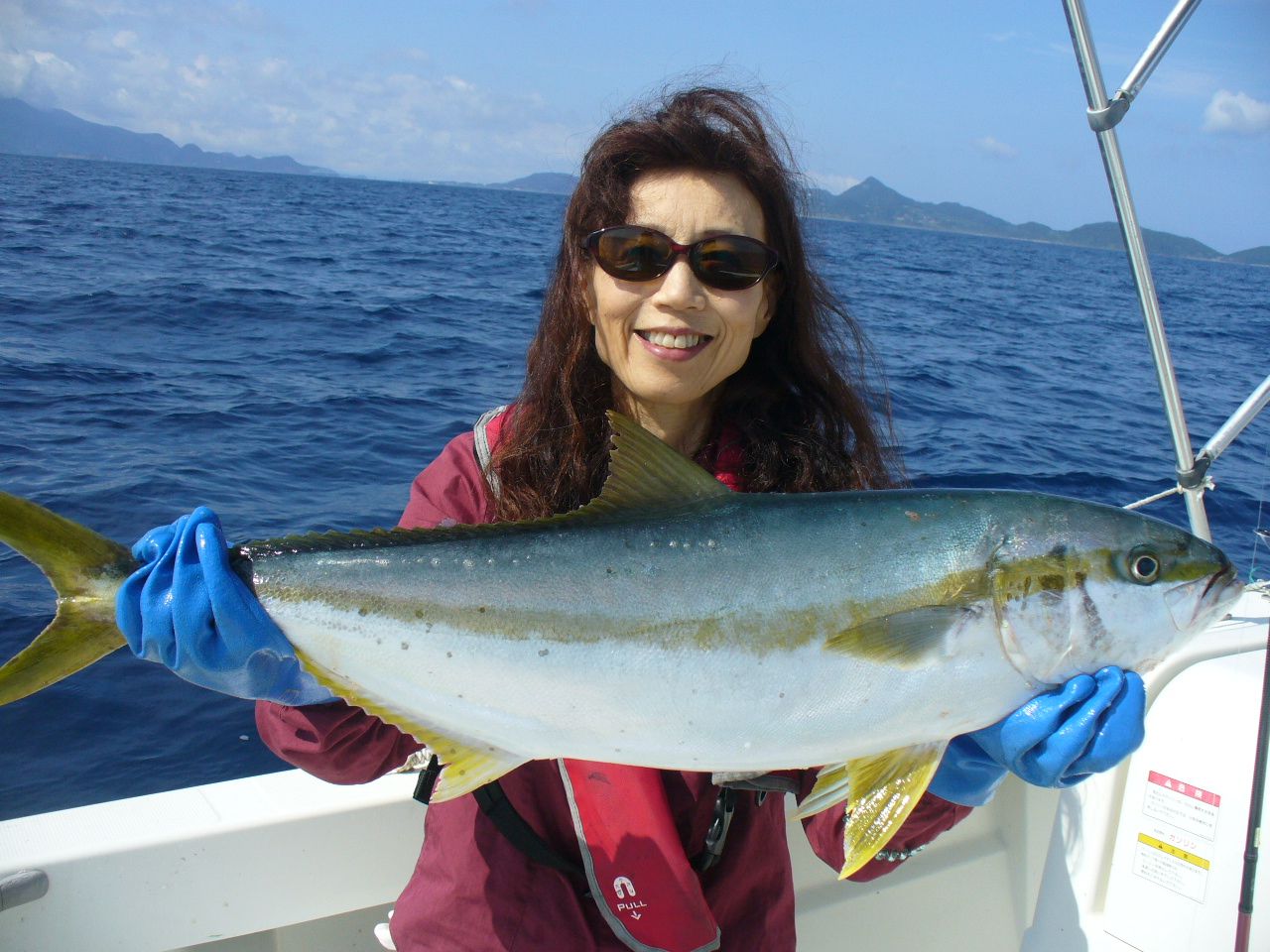 26日ぶりの釣りです 83ｃｍのヒラマサを釣ったよ さりぃちゃん On 釣三丸 楽天ブログ