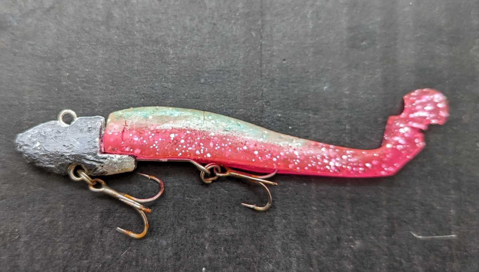 564 ボロボロのヒットルアーを観察 | シーバスとヒラメに会いに