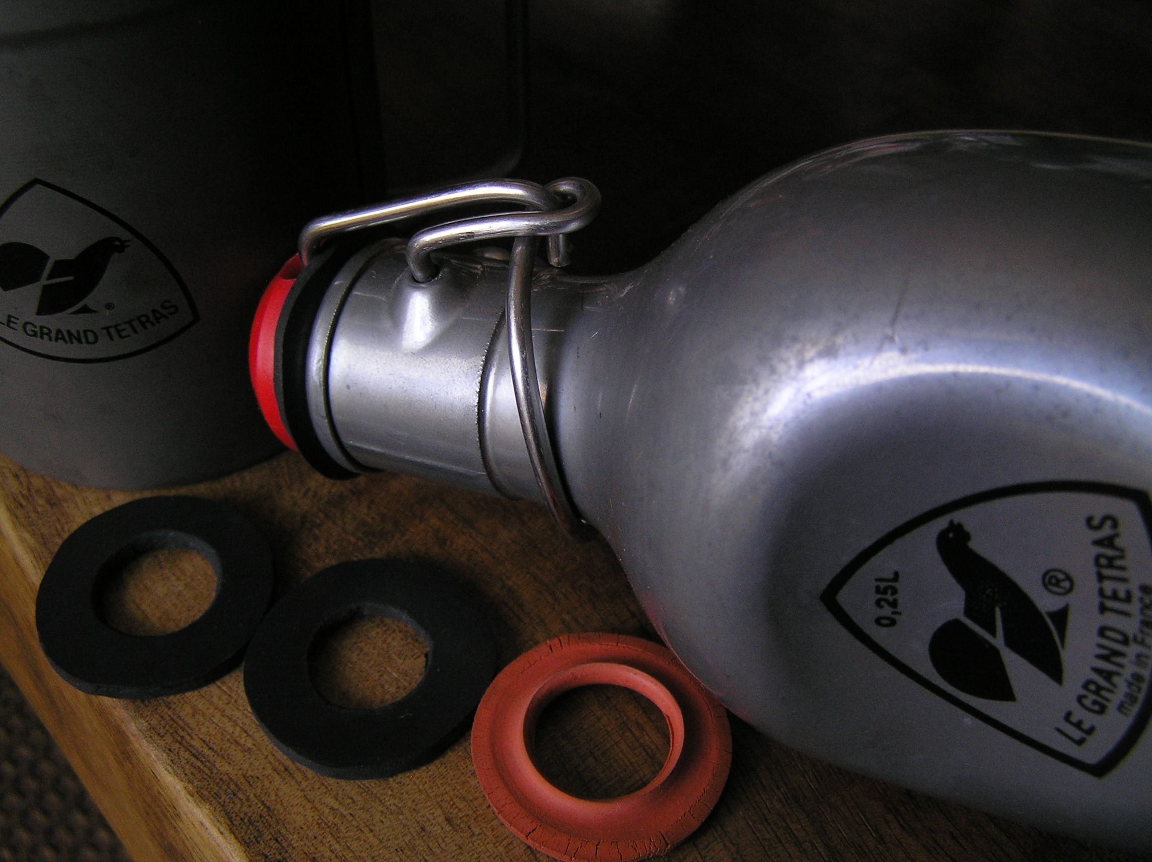 廃番になったフランスの道具グランテトラの水筒を今でも使う意味 | mik.hamaのいい加減にします - 楽天ブログ