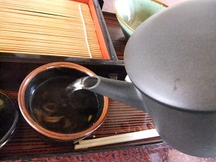 梅田７丁目・藪重のそば湯