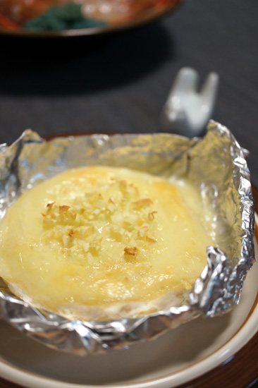 カマンベールチーズのガーリック焼き