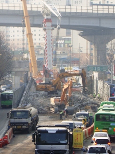20120214 hongjae overpass being removed 16.jpg