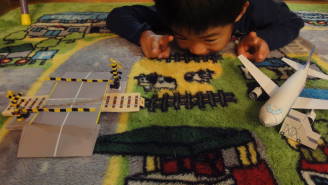 踏切とジェット機