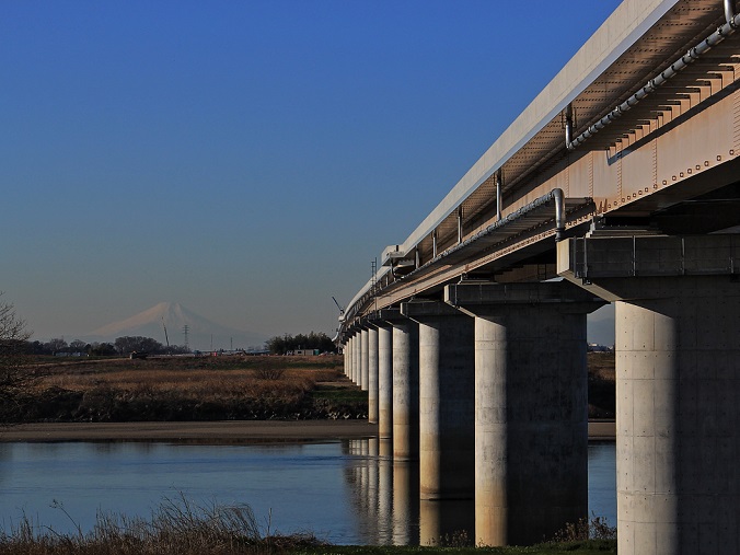 ２.富士山と橋.JPG