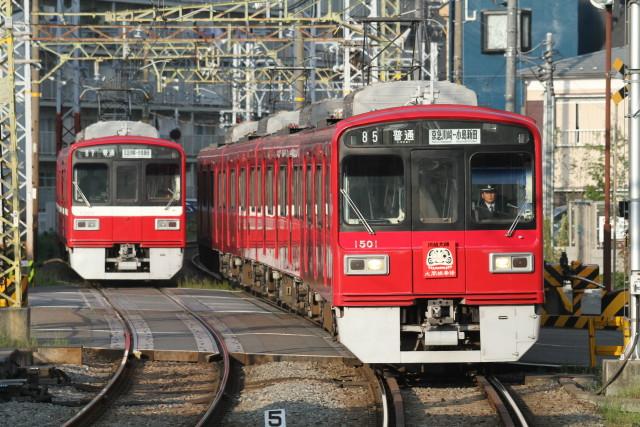 京急 .イエロー.ブルー.レット ３色 の電車3