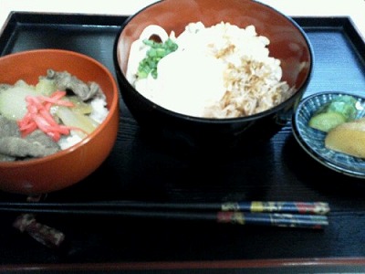 かま玉うどんとミニ牛丼.jpg