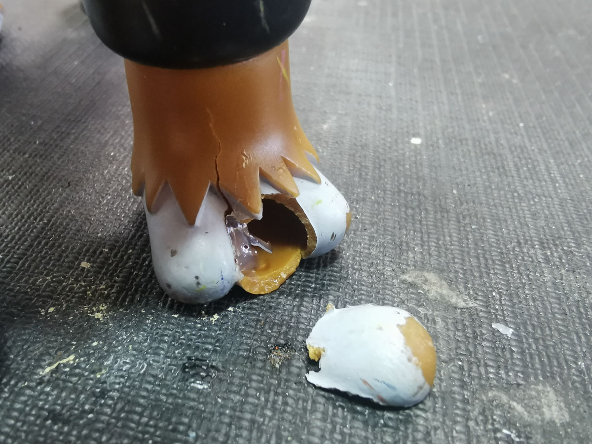 ぺットントン ソフビ ボカボカン (ツノ補修) 本日のDIY（エンテイのソフビの修理） | Garage43 blog - 楽天ブログ