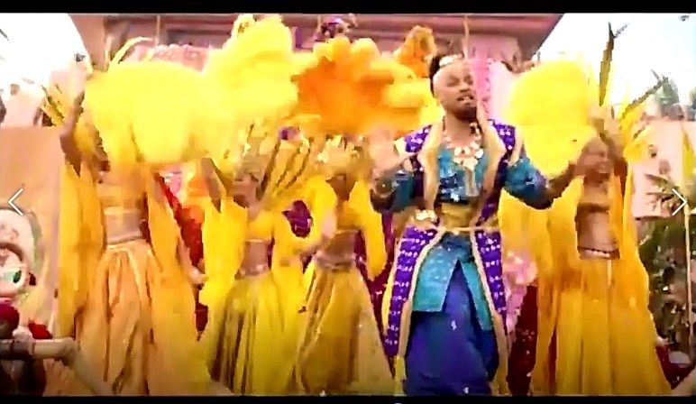 アラジン実写版 ランプの魔神ジーニーの歌と踊りも魅力的 山と星空と小型車でサイクリング 楽天ブログ