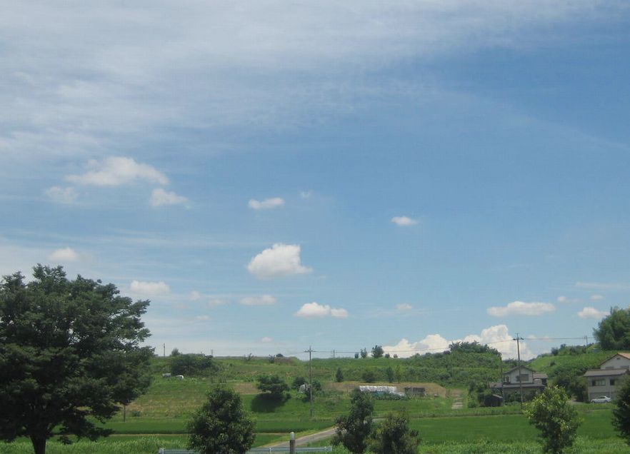 梅雨晴れの空