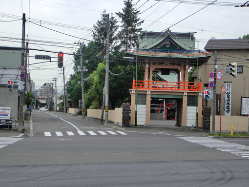 20120806本龍寺前