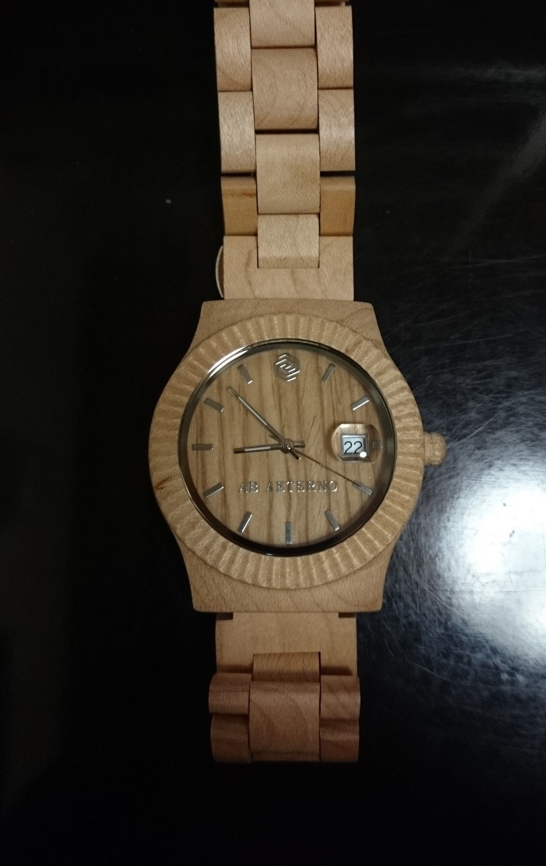 木製腕時計AB AETERNO(アバテルノ）一年経過後のエイジング状況です 