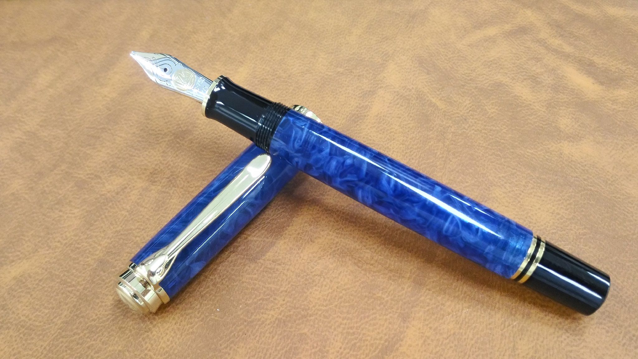 極美品】ペリカン 万年筆 特別生産品 ブルー・オー・ブルー M800 Fニブ-